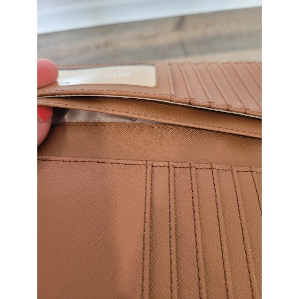 Michael Kors Trifold‎ Jet Set Traveler Wallet Brown Signature Logo Large #7